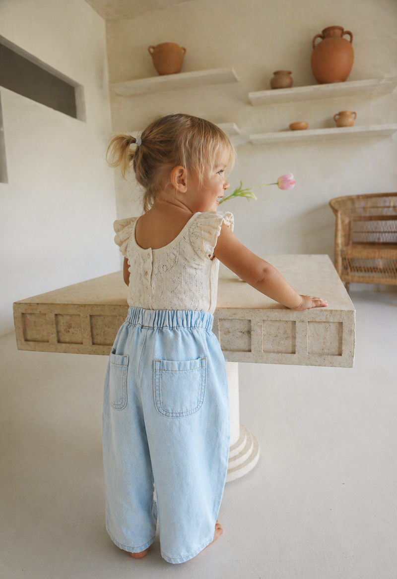 Light Wash Barrel-Leg Jeans